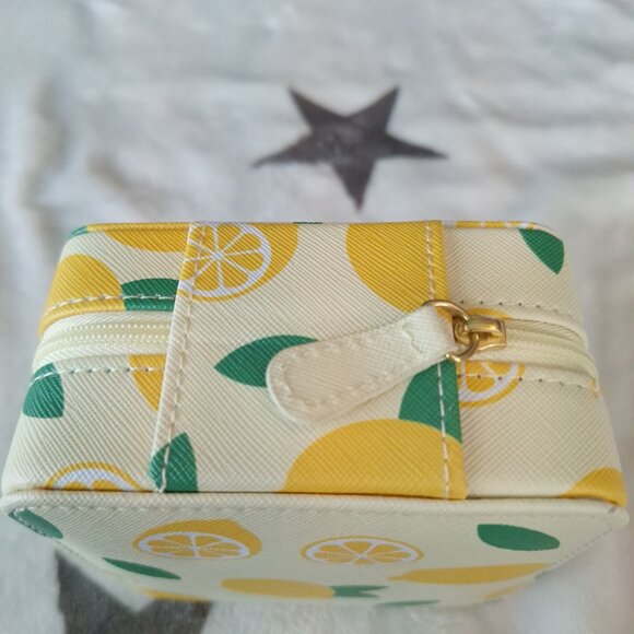 Nordstrom Lemon Pattern Yellow Square‎ Jewelry Travel Case Box 4.5” - Picture 9 of 11